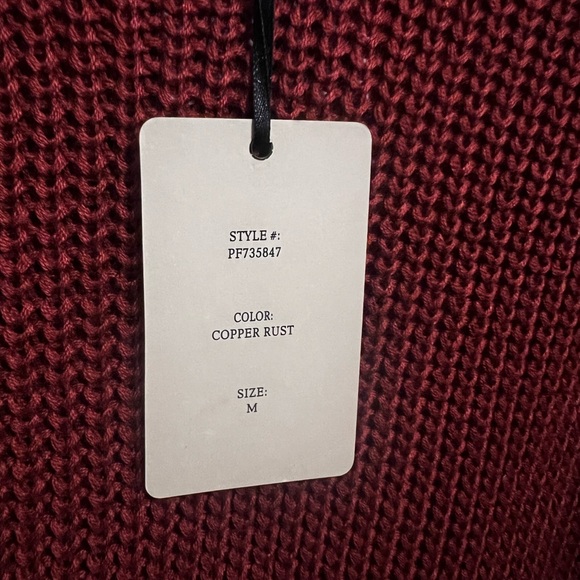 Sweater new with tags - Picture 5 of 5